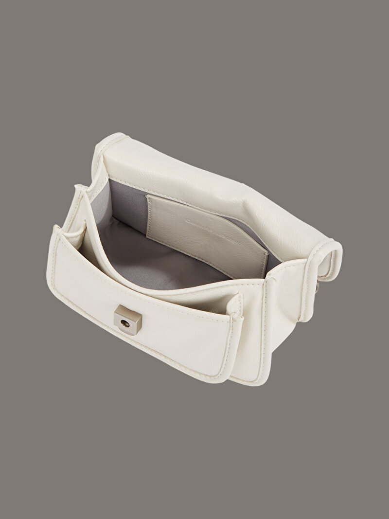 Calvin Klein Ekru Renkli Kadın Chain Ew Flap Çapraz Çanta