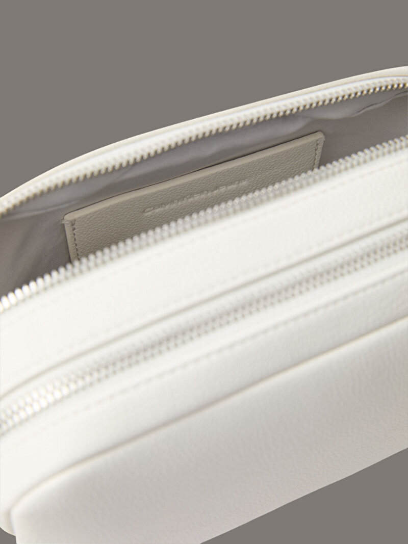 Calvin Klein Beyaz Renkli Kadın Ultralight Çapraz Çanta