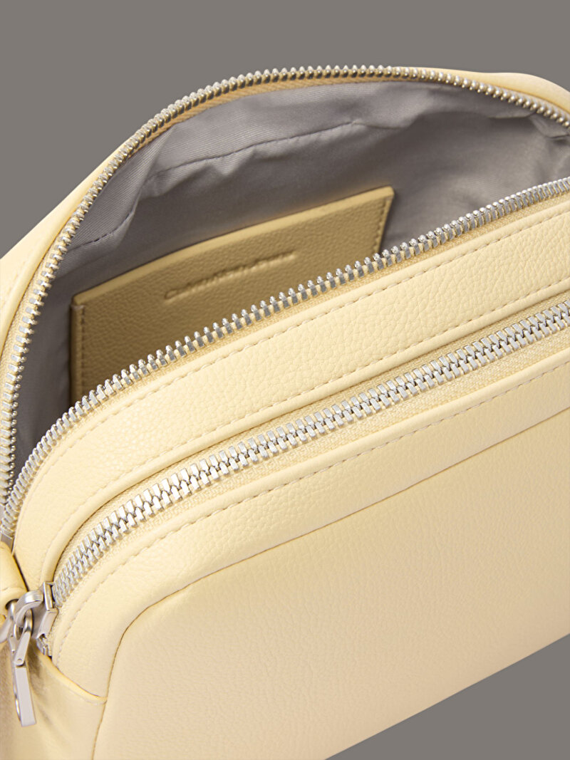 Calvin Klein Bej Renkli Kadın Ultralight Çapraz Çanta