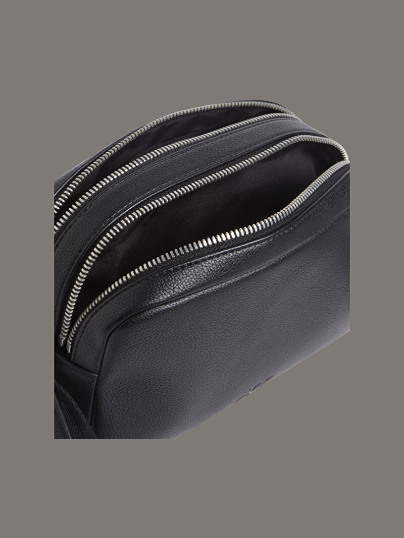 Calvin Klein Siyah Renkli Kadın Ultrlight Çapraz Çanta