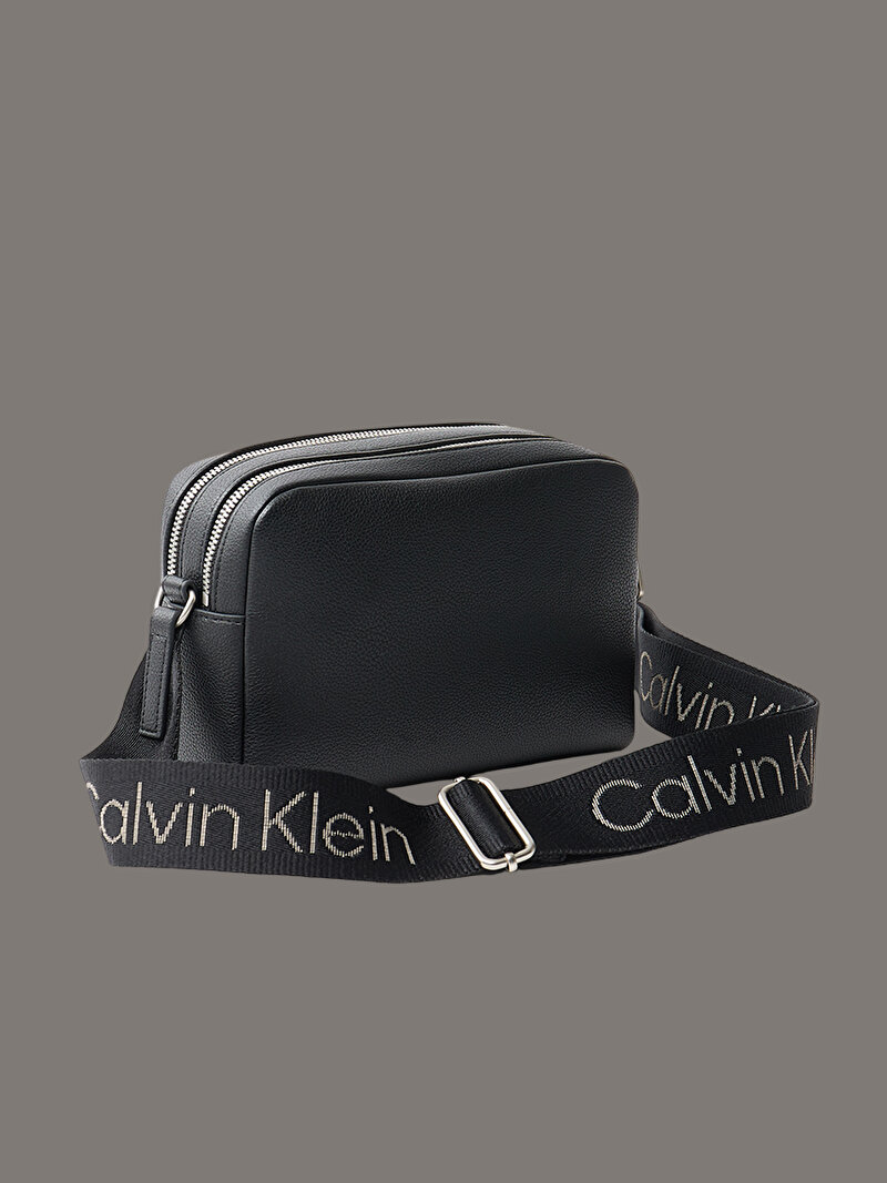 Calvin Klein Siyah Renkli Kadın Ultrlight Çapraz Çanta