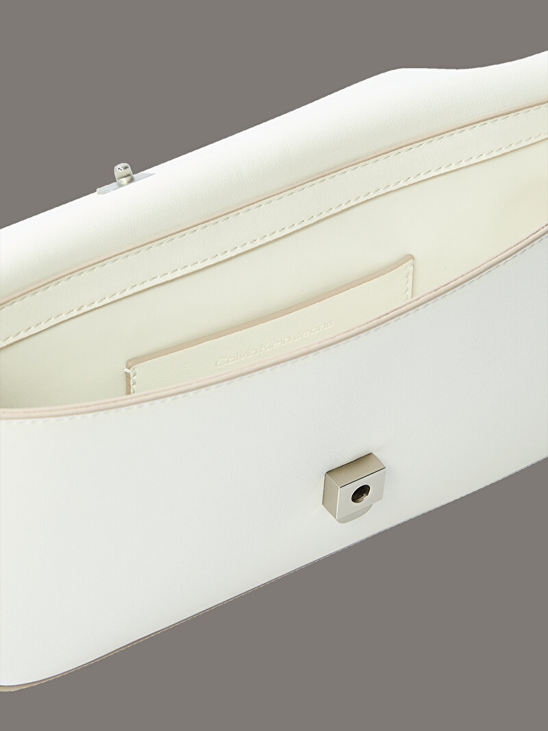 Calvin Klein Beyaz Renkli Kadın Sculpted Flap Omuz Çantası