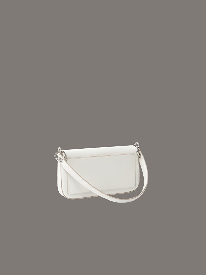 Calvin Klein Beyaz Renkli Kadın Sculpted Flap Omuz Çantası