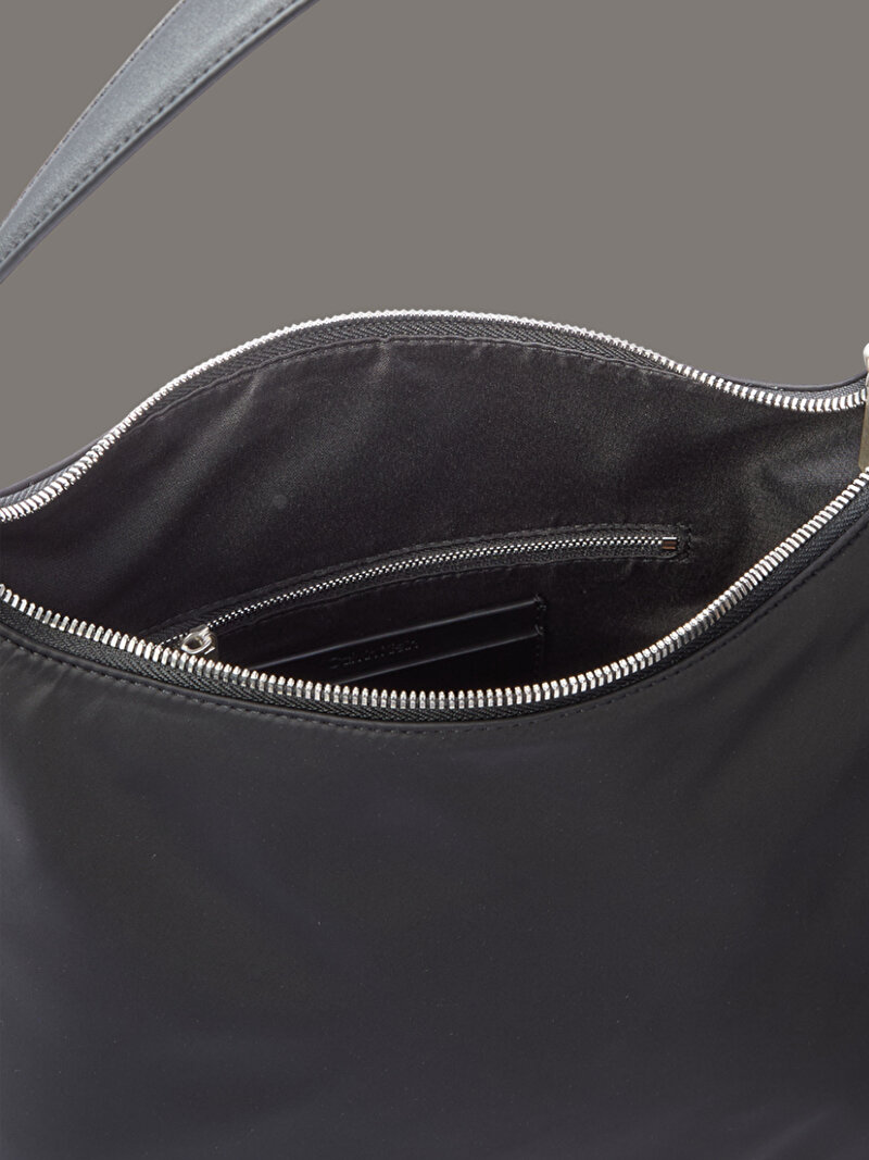 Calvin Klein Siyah Renkli Kadın Satin Nylon Small Çapraz Çanta