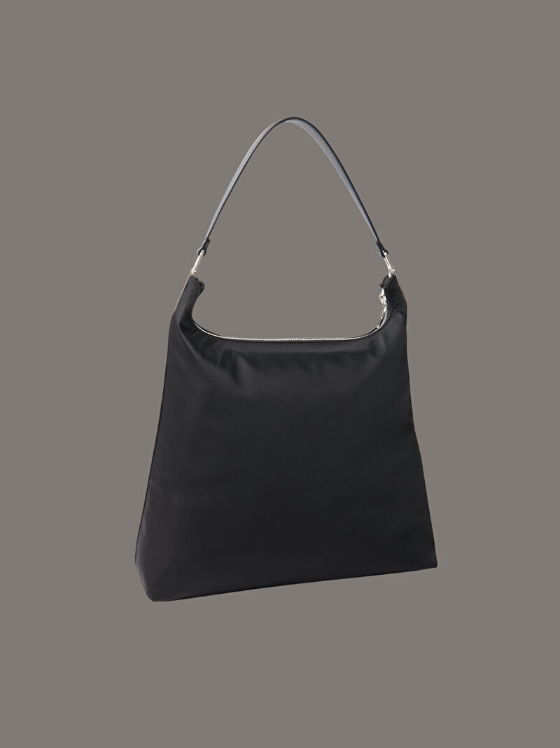 Calvin Klein Siyah Renkli Kadın Satin Nylon Small Çapraz Çanta